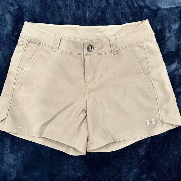 UNDER ARMOUR LADIES SHORT SIZE 6 - Picture 1 of 4